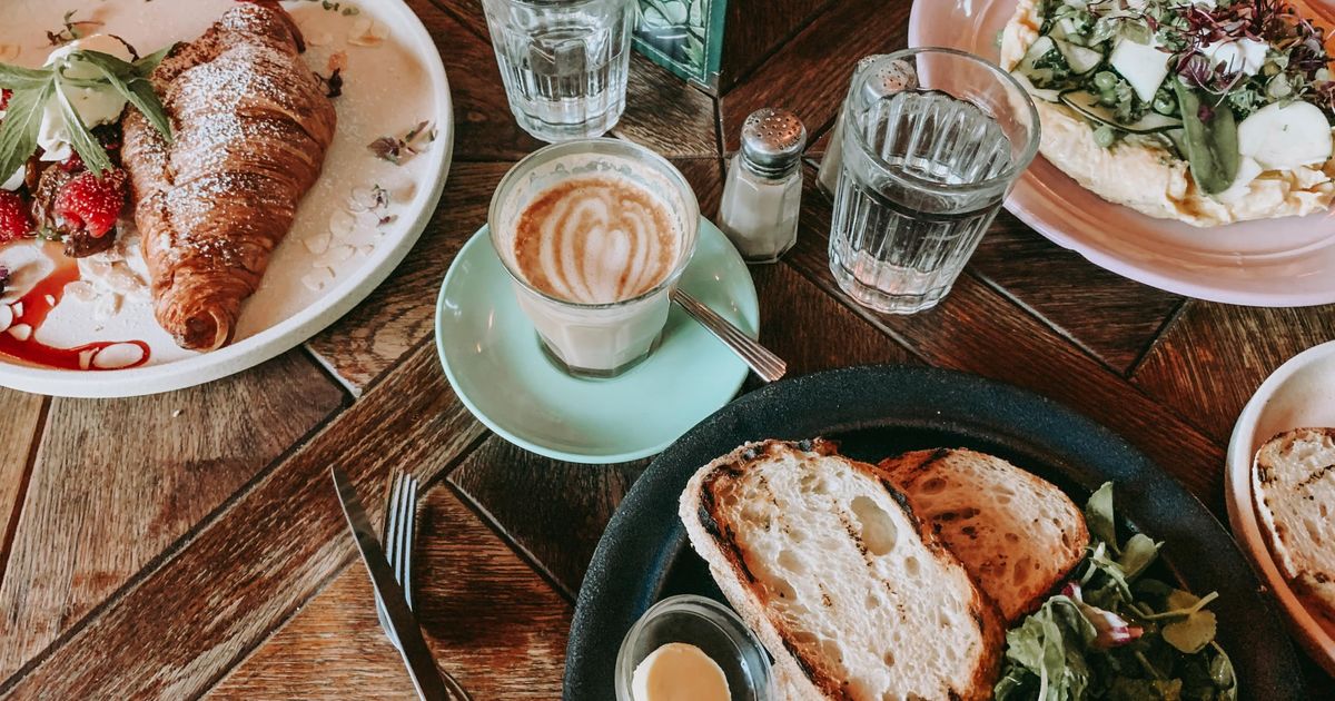 Tips to Help You Avoid Overeating During the Holidays Tips to Help You Avoid Overeating During the Holidays