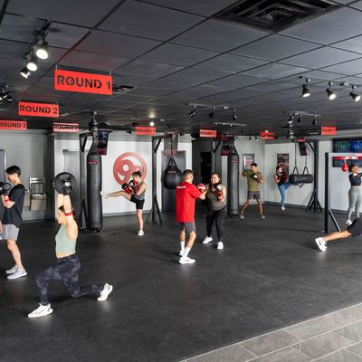 How to Overcome Your Gym Anxiety with 5 Simple Tips