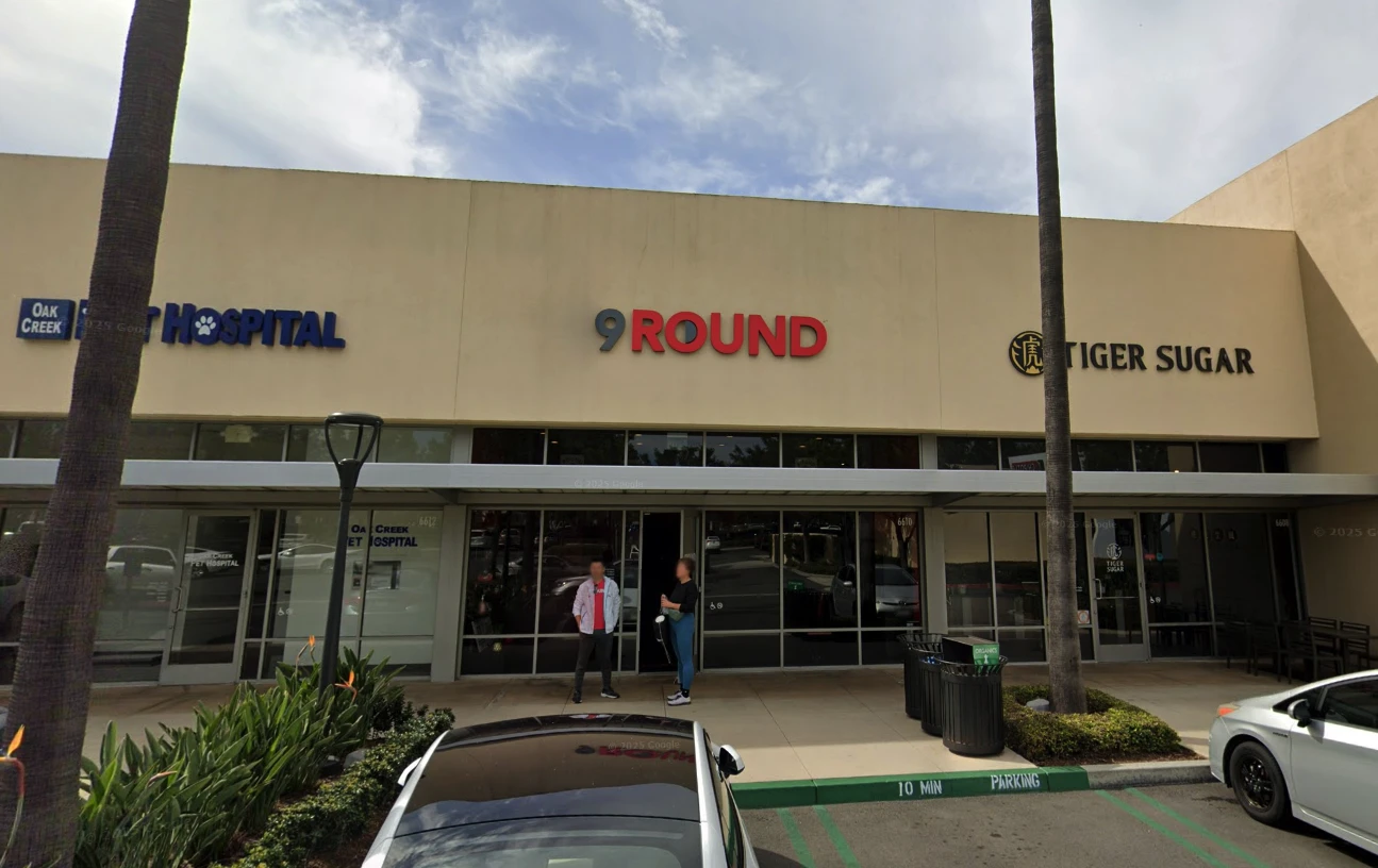 Irvine, CA - Irvine Center Dr‪