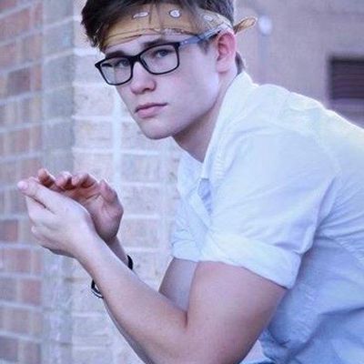 Evan CarrPlancheboi Evan CarrPlancheboi